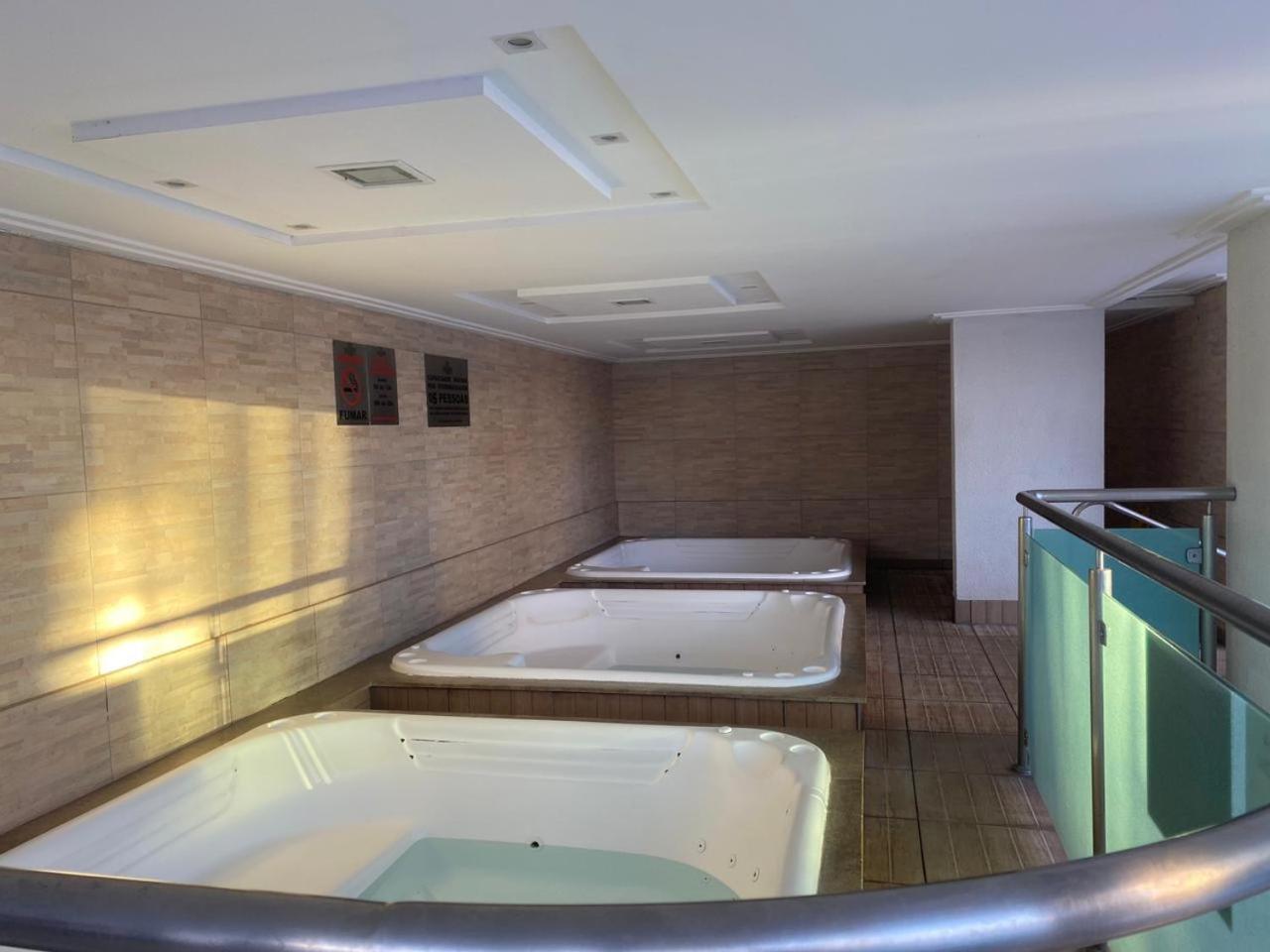 Confortável: Oásis Aquático Em Apartamento